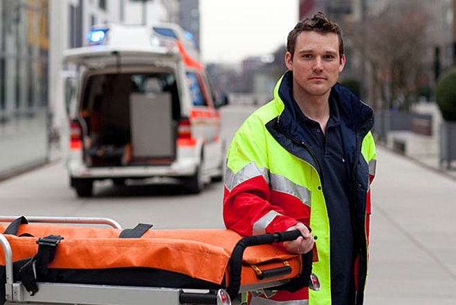 Krankentransport des DRK: Rettungsassistent